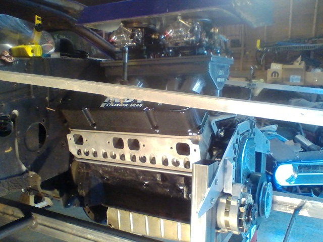 Attached picture engine in bay.jpg